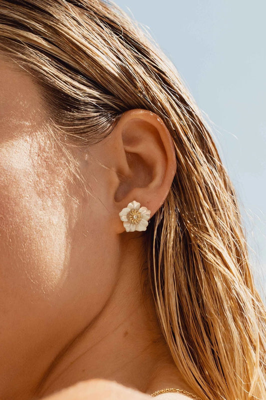 Boucles d'oreilles fleur nacrée