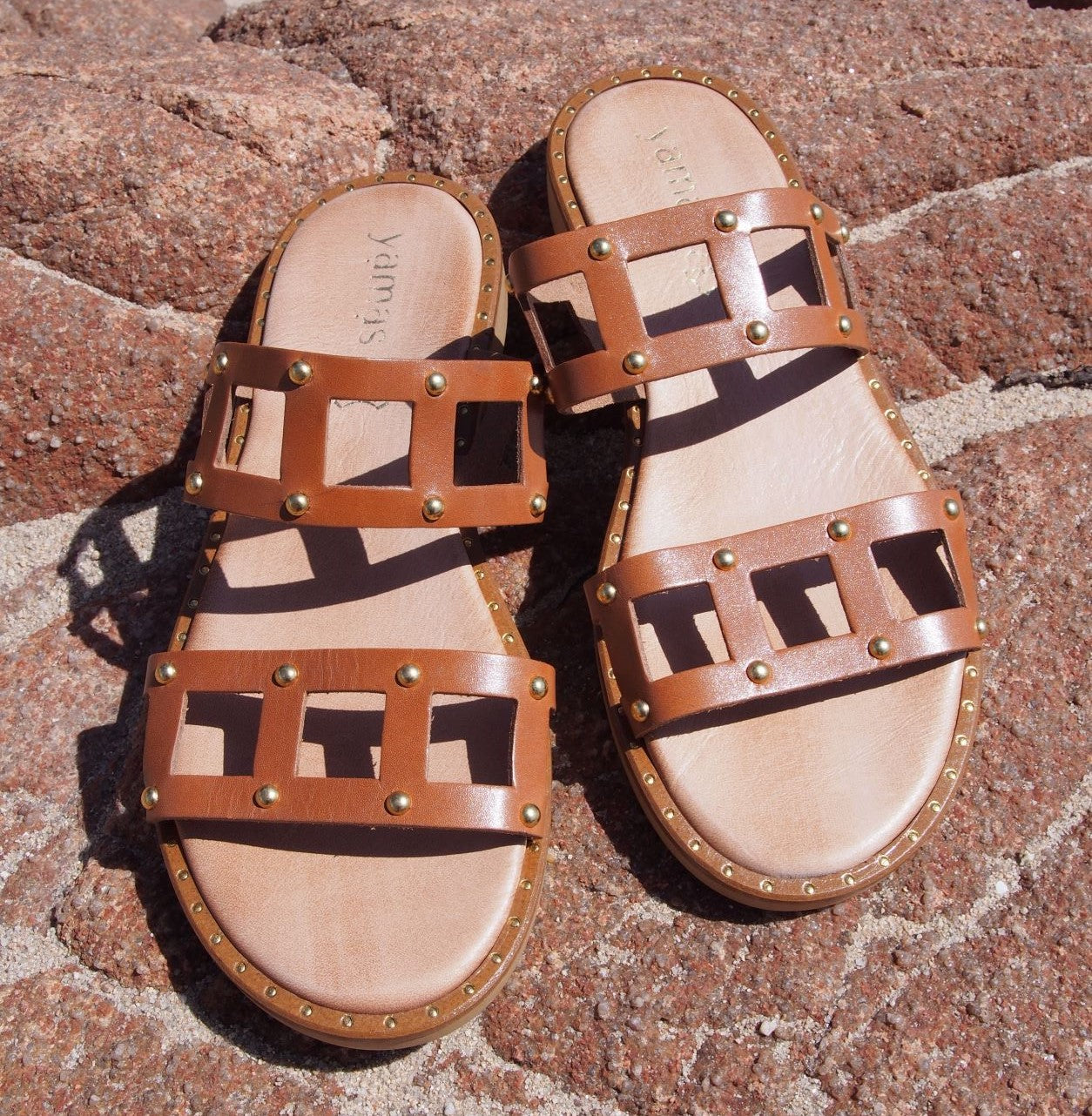 THEODORA camel clous dorés
